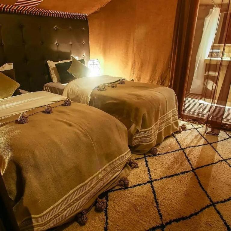 Отель Ahlam Luxury Camp Мерзуга Экстерьер фото