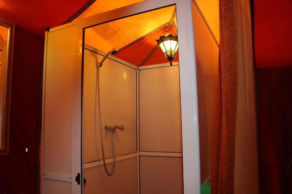 Отель Ahlam Luxury Camp Мерзуга Экстерьер фото