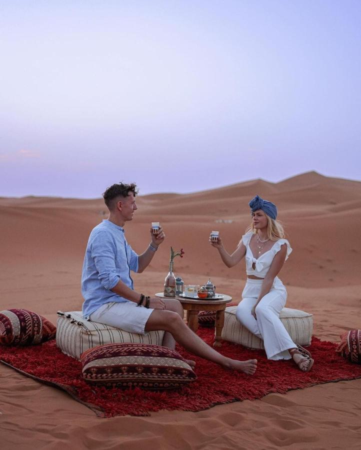 Отель Ahlam Luxury Camp Мерзуга Экстерьер фото