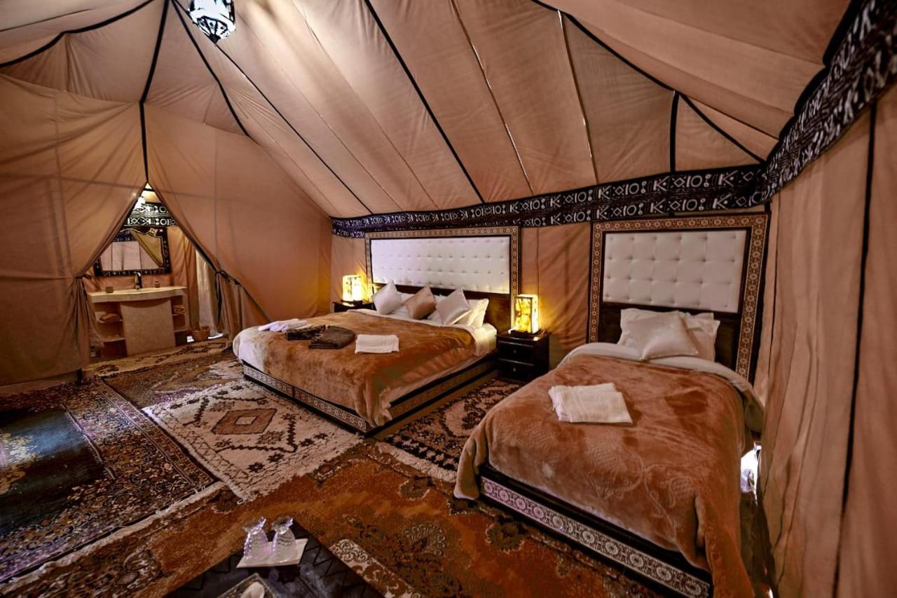 Отель Ahlam Luxury Camp Мерзуга Экстерьер фото